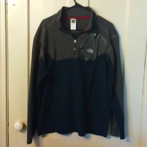 Men's North Face 1/4 Zip Sweatshirt. Size L.